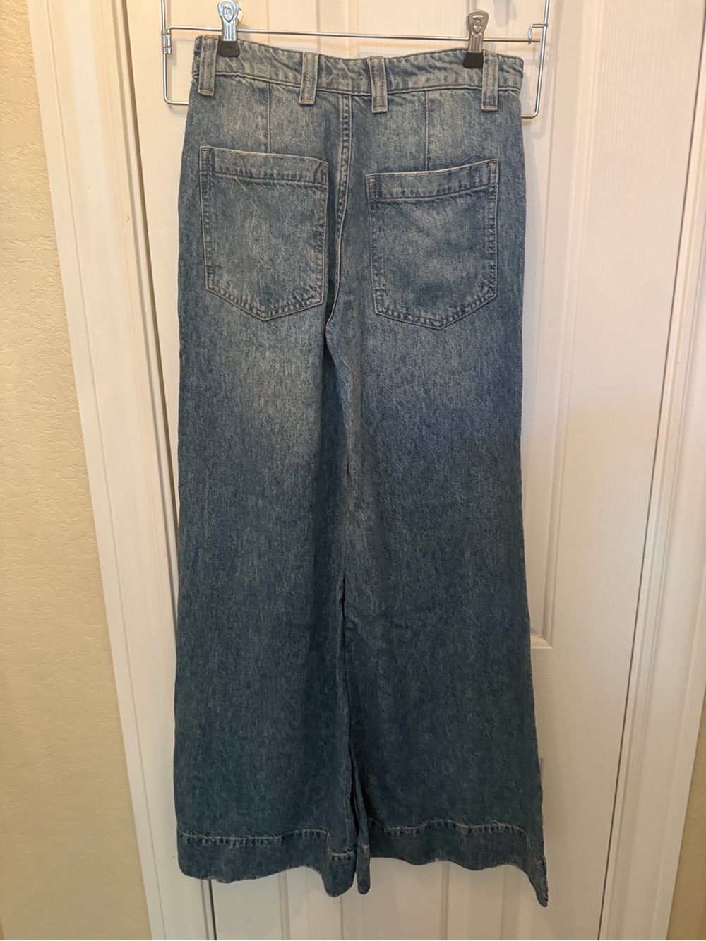 We The Free Medium Blue Denim Jeans with Contrast Stitching - Picture 2 of 9
